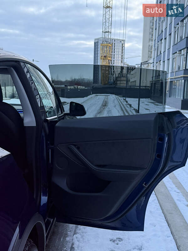 Внедорожник / Кроссовер Tesla Model Y 2021 в Луцке