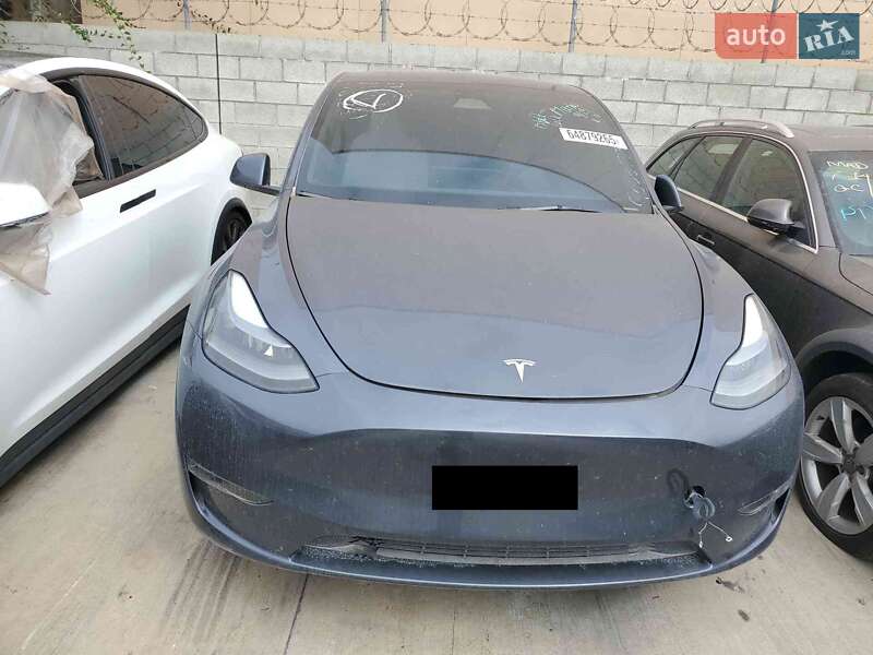 Внедорожник / Кроссовер Tesla Model Y 2023 в Киеве