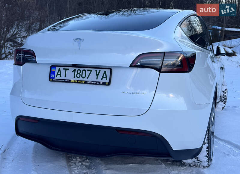 Внедорожник / Кроссовер Tesla Model Y 2023 в Яремче