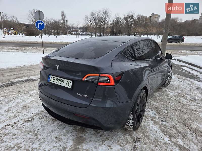 Позашляховик / Кросовер Tesla Model Y 2022 в Дніпрі