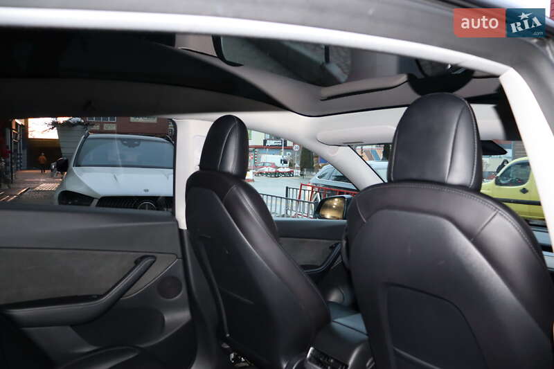 Позашляховик / Кросовер Tesla Model Y 2022 в Львові