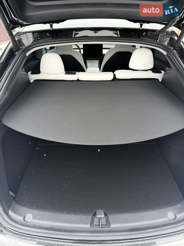 Позашляховик / Кросовер Tesla Model Y 2024 в Києві