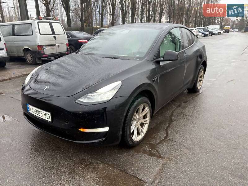 Tesla Model Y 2021