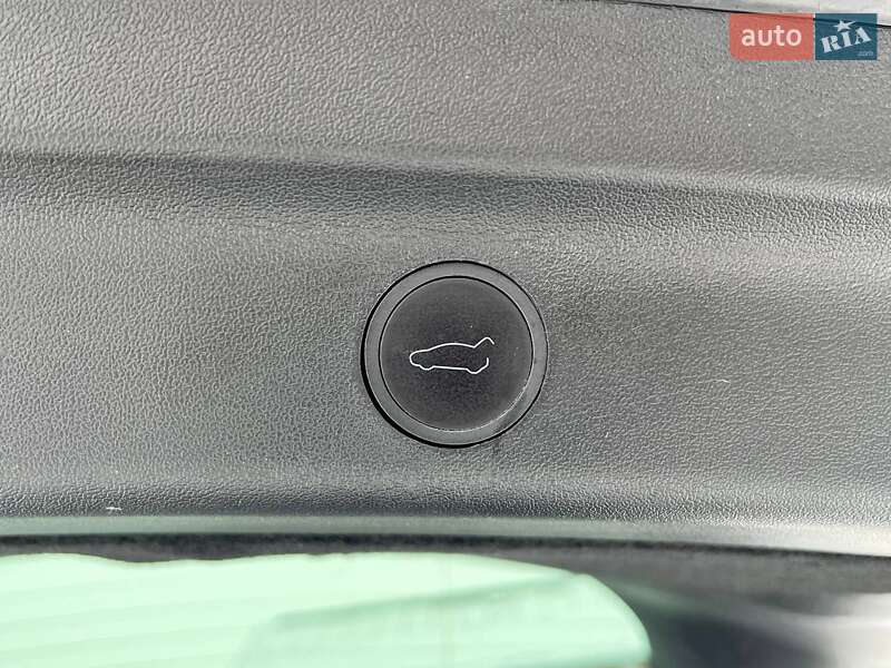 Позашляховик / Кросовер Tesla Model Y 2023 в Луцьку