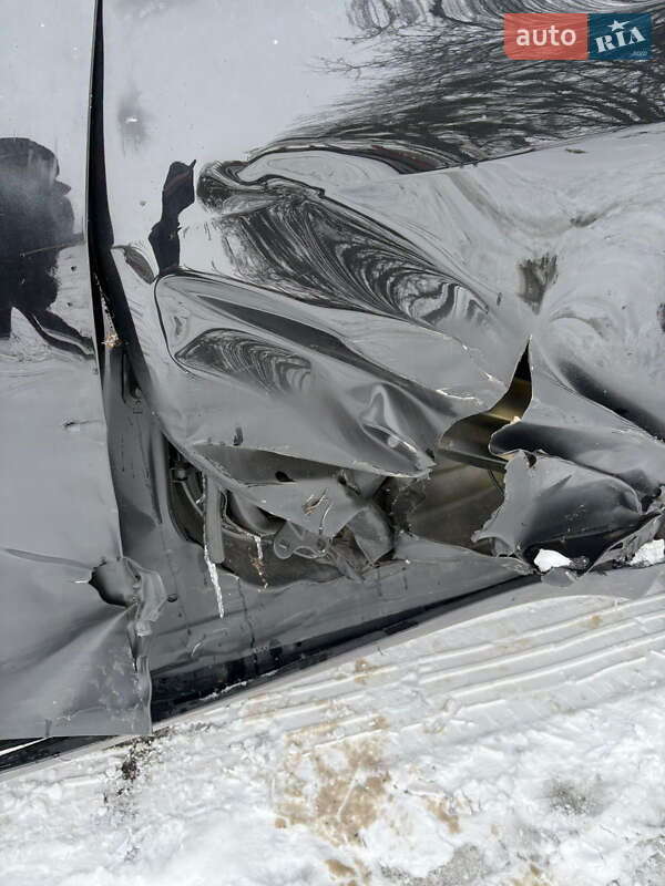 Позашляховик / Кросовер Tesla Model Y 2022 в Рівному фото 10 Позашляховик / Кросовер Tesla Model Y 2022 в Рівному