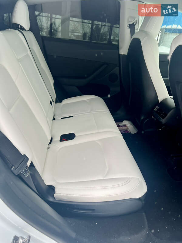 Внедорожник / Кроссовер Tesla Model Y 2023 в Киеве