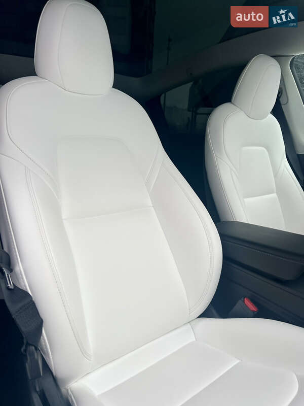 Внедорожник / Кроссовер Tesla Model Y 2023 в Киеве