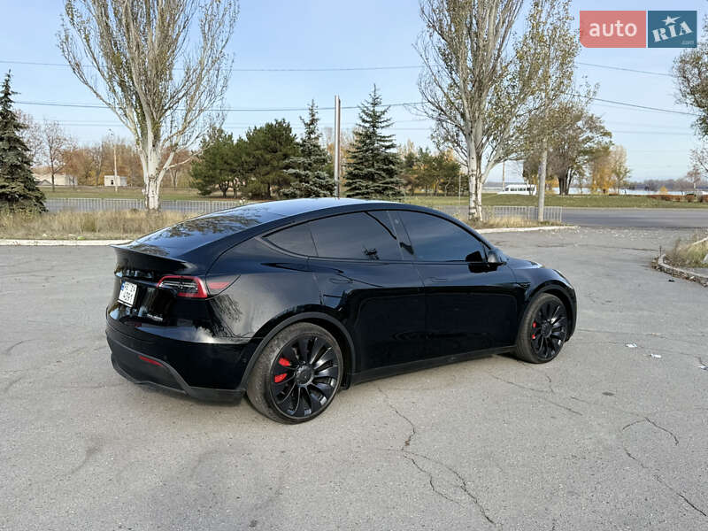 Позашляховик / Кросовер Tesla Model Y 2022 в Дніпрі