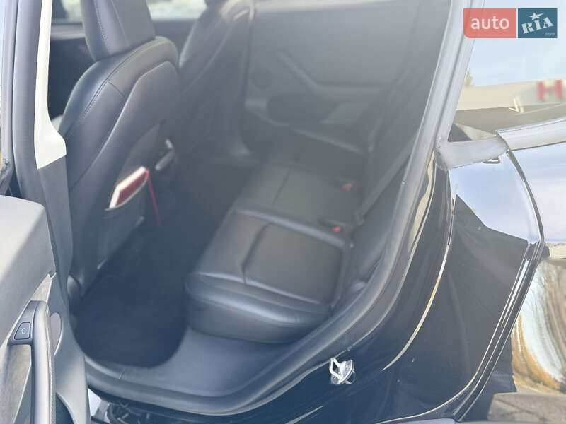 Позашляховик / Кросовер Tesla Model Y 2022 в Дніпрі