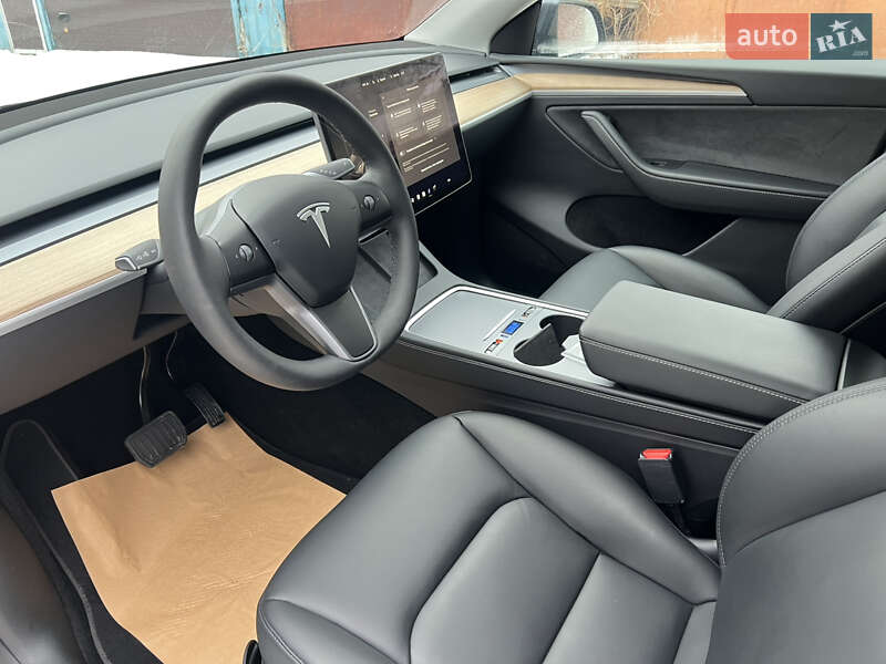 Позашляховик / Кросовер Tesla Model Y 2024 в Києві