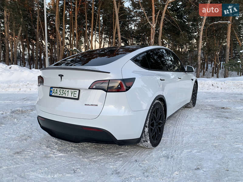Внедорожник / Кроссовер Tesla Model Y 2023 в Киеве
