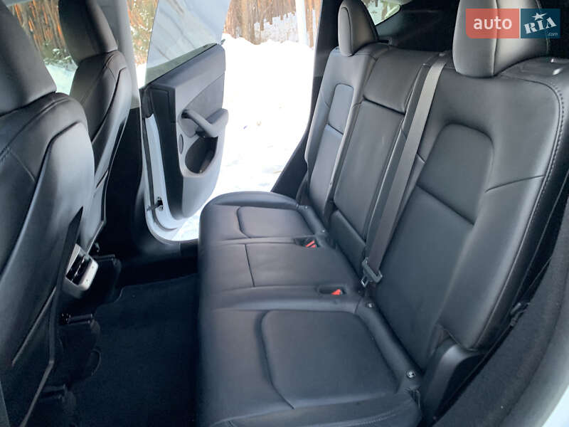 Внедорожник / Кроссовер Tesla Model Y 2023 в Киеве