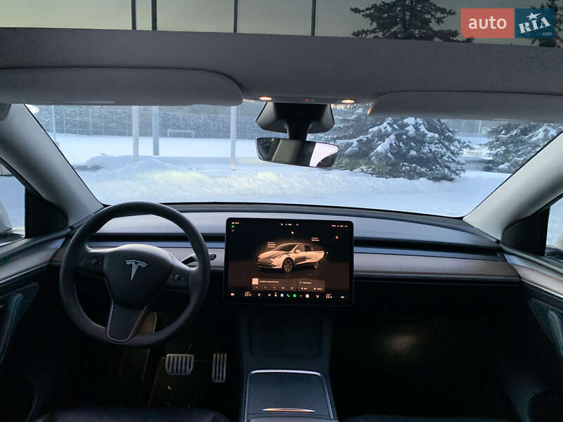 Внедорожник / Кроссовер Tesla Model Y 2023 в Киеве