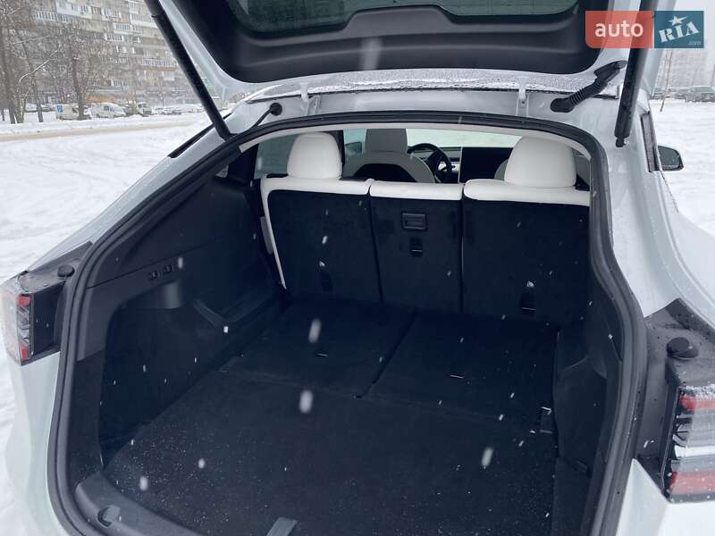 Внедорожник / Кроссовер Tesla Model Y 2022 в Киеве