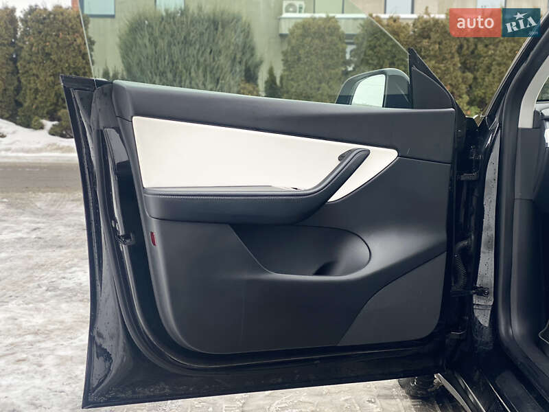 Позашляховик / Кросовер Tesla Model Y 2021 в Луцьку фото 11 Позашляховик / Кросовер Tesla Model Y 2021 в Луцьку