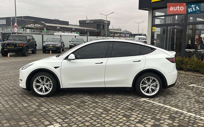 Позашляховик / Кросовер Tesla Model Y 2021 в Мукачевому