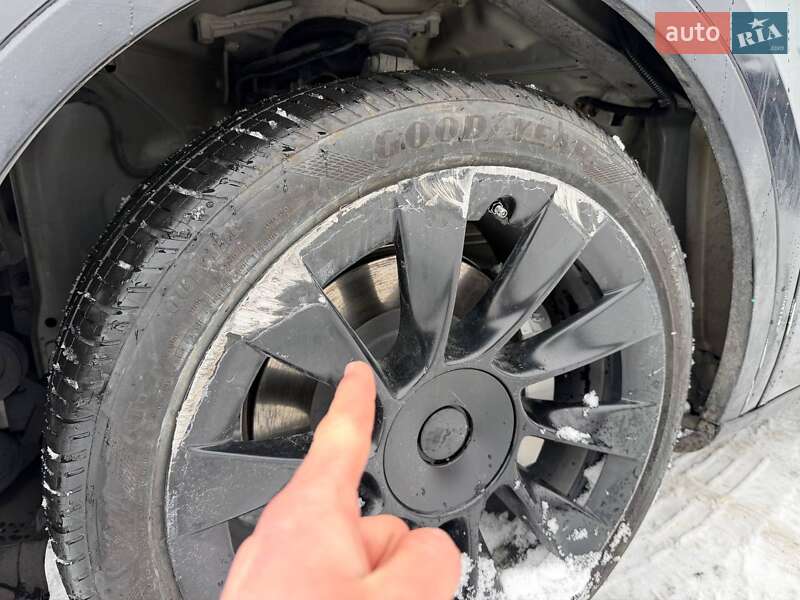 Позашляховик / Кросовер Tesla Model Y 2022 в Луцьку