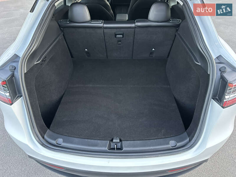 Позашляховик / Кросовер Tesla Model Y 2023 в Тернополі