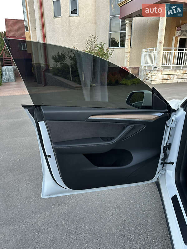 Позашляховик / Кросовер Tesla Model Y 2023 в Тернополі