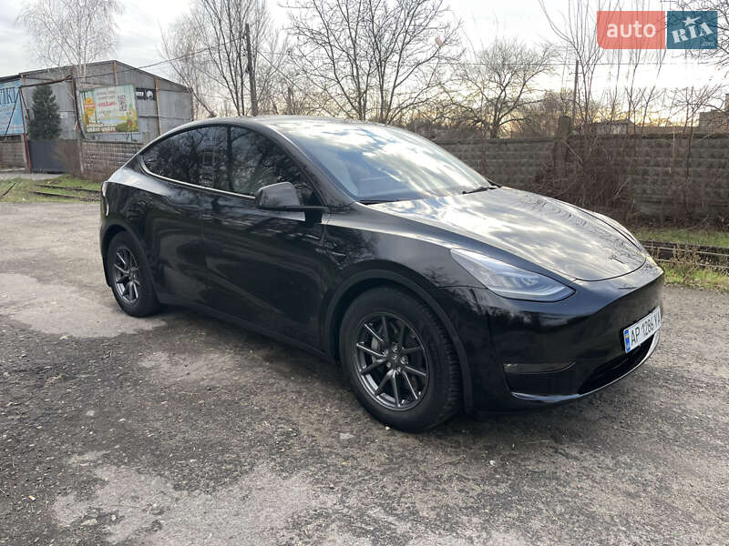 Tesla Model Y 2021