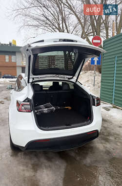 Внедорожник / Кроссовер Tesla Model Y 2023 в Львове