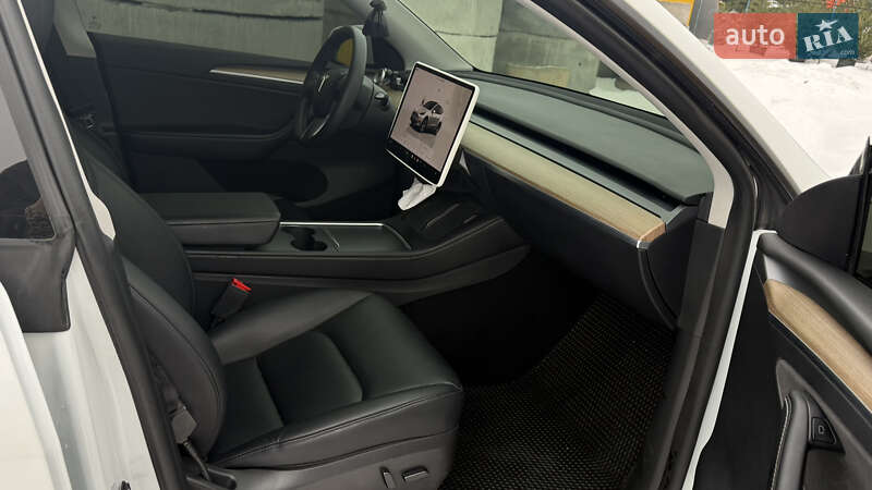 Внедорожник / Кроссовер Tesla Model Y 2022 в Гатном фото 21 Внедорожник / Кроссовер Tesla Model Y 2022 в Гатном