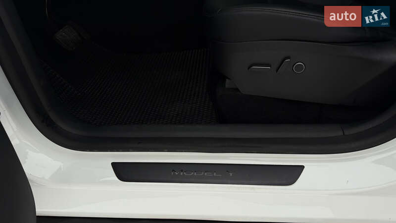 Внедорожник / Кроссовер Tesla Model Y 2022 в Гатном фото 35 Внедорожник / Кроссовер Tesla Model Y 2022 в Гатном