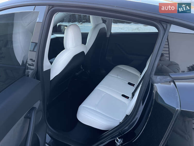 Позашляховик / Кросовер Tesla Model Y 2022 в Луцьку