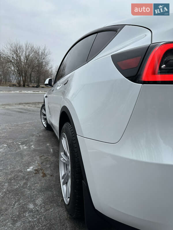Внедорожник / Кроссовер Tesla Model Y 2023 в Днепре