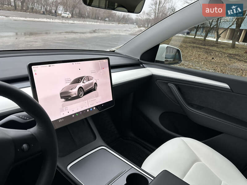 Внедорожник / Кроссовер Tesla Model Y 2023 в Днепре
