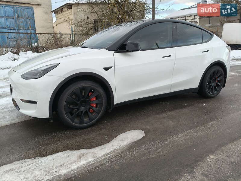 Позашляховик / Кросовер Tesla Model Y 2022 в Івано-Франківську