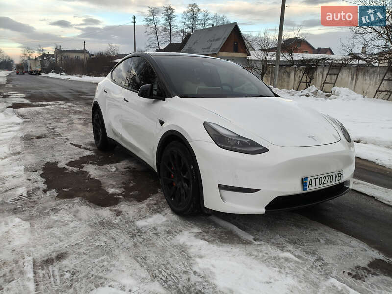 Позашляховик / Кросовер Tesla Model Y 2022 в Івано-Франківську
