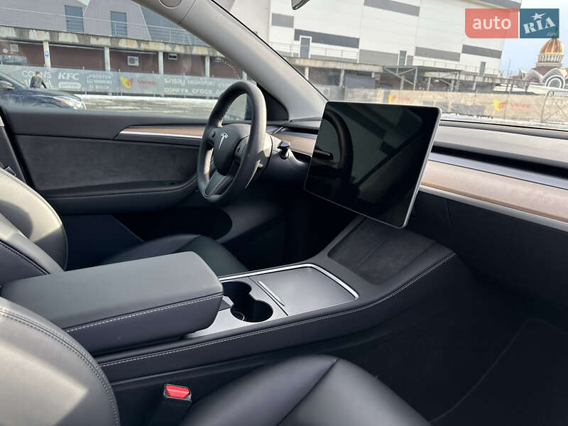 Позашляховик / Кросовер Tesla Model Y 2023 в Івано-Франківську фото 25 Позашляховик / Кросовер Tesla Model Y 2023 в Івано-Франківську