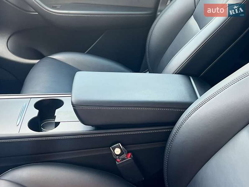 Позашляховик / Кросовер Tesla Model Y 2022 в Львові