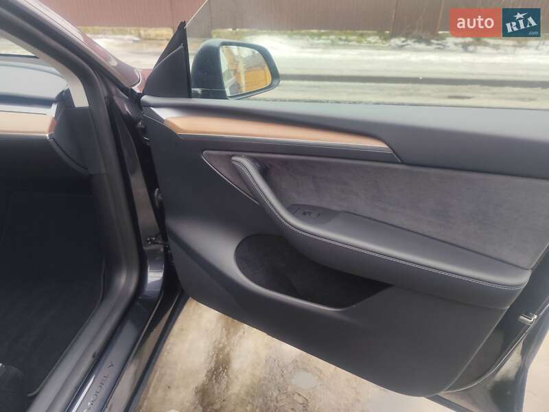Позашляховик / Кросовер Tesla Model Y 2024 в Черкасах фото 23 Позашляховик / Кросовер Tesla Model Y 2024 в Черкасах