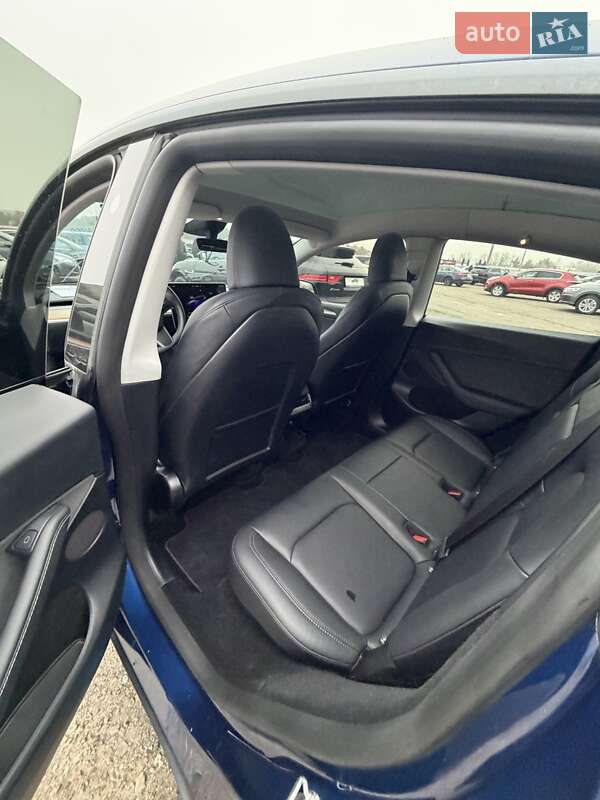 Позашляховик / Кросовер Tesla Model Y 2023 в Києві фото 12 Позашляховик / Кросовер Tesla Model Y 2023 в Києві