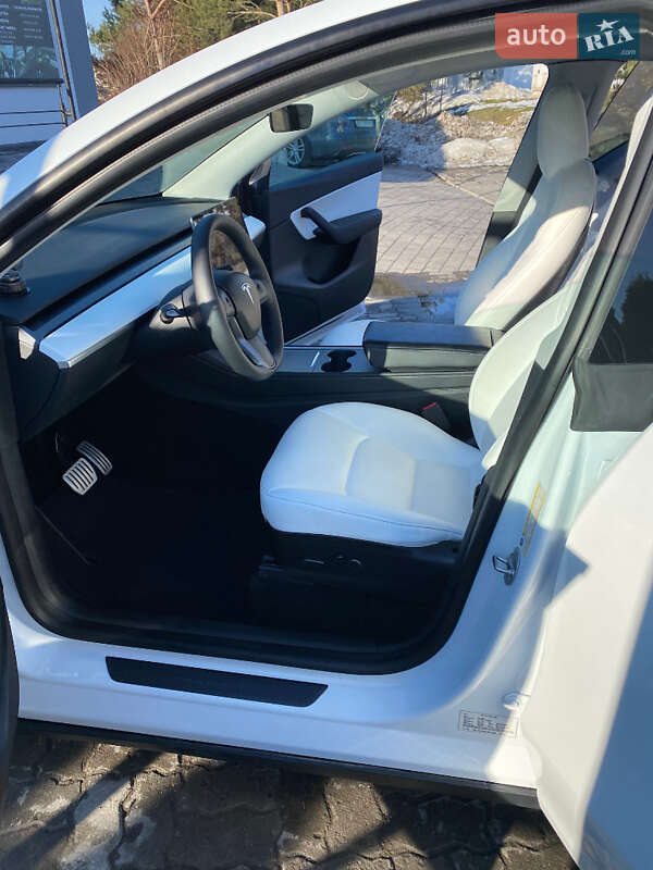 Внедорожник / Кроссовер Tesla Model Y 2021 в Львове