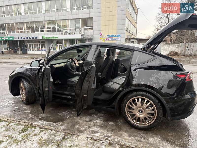 Позашляховик / Кросовер Tesla Model Y 2021 в Полтаві