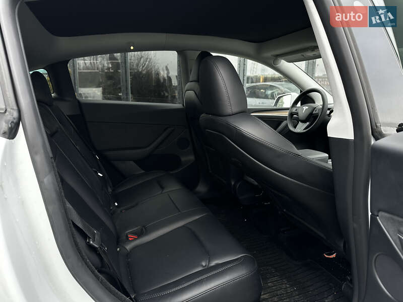 Позашляховик / Кросовер Tesla Model Y 2024 в Львові