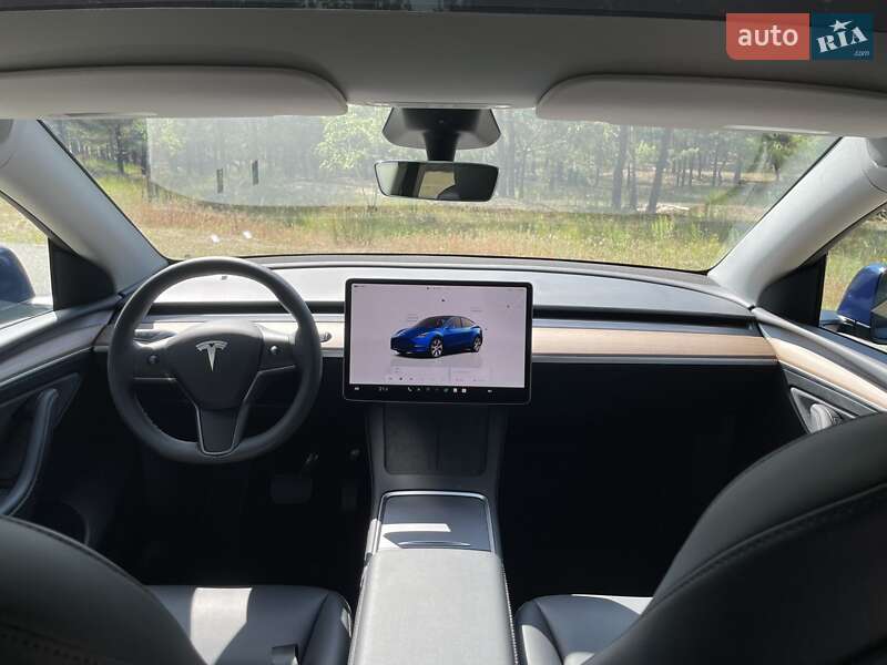 Внедорожник / Кроссовер Tesla Model Y 2024 в Киеве