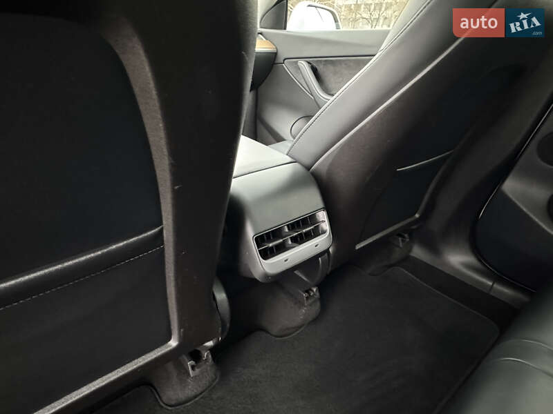 Внедорожник / Кроссовер Tesla Model Y 2020 в Днепре