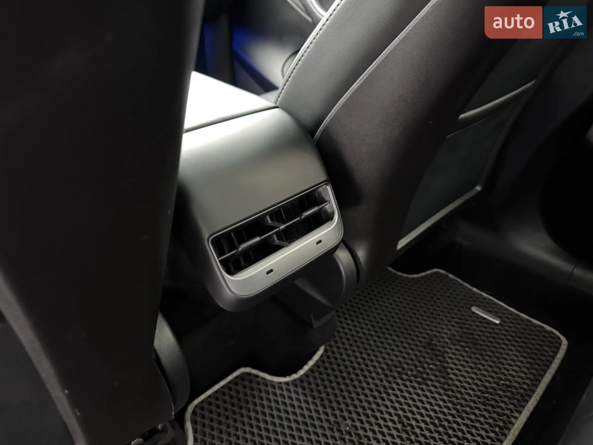 2020 Tesla Model Y - мініатюра 9