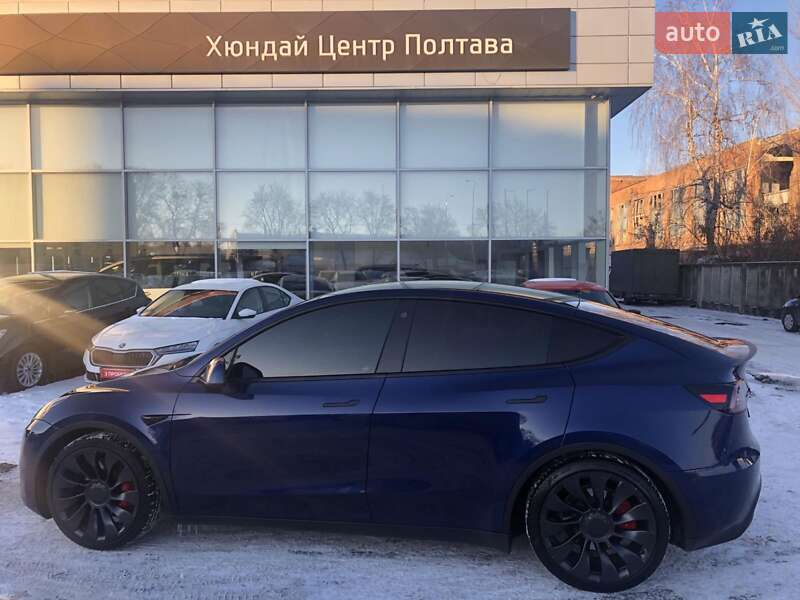 Позашляховик / Кросовер Tesla Model Y 2023 в Полтаві