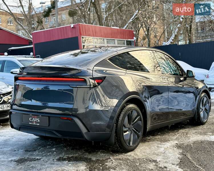 Позашляховик / Кросовер Tesla Model Y 2025 в Києві фото 12 Позашляховик / Кросовер Tesla Model Y 2025 в Києві