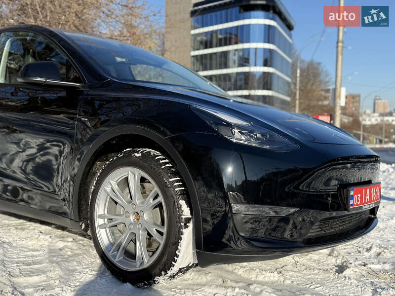 Позашляховик / Кросовер Tesla Model Y 2023 в Києві фото 7 Позашляховик / Кросовер Tesla Model Y 2023 в Києві