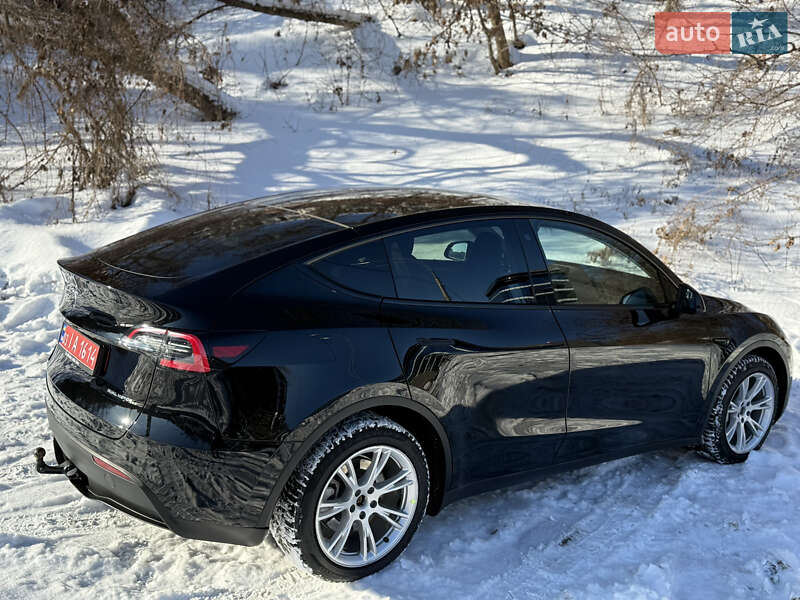 Позашляховик / Кросовер Tesla Model Y 2023 в Києві фото 15 Позашляховик / Кросовер Tesla Model Y 2023 в Києві