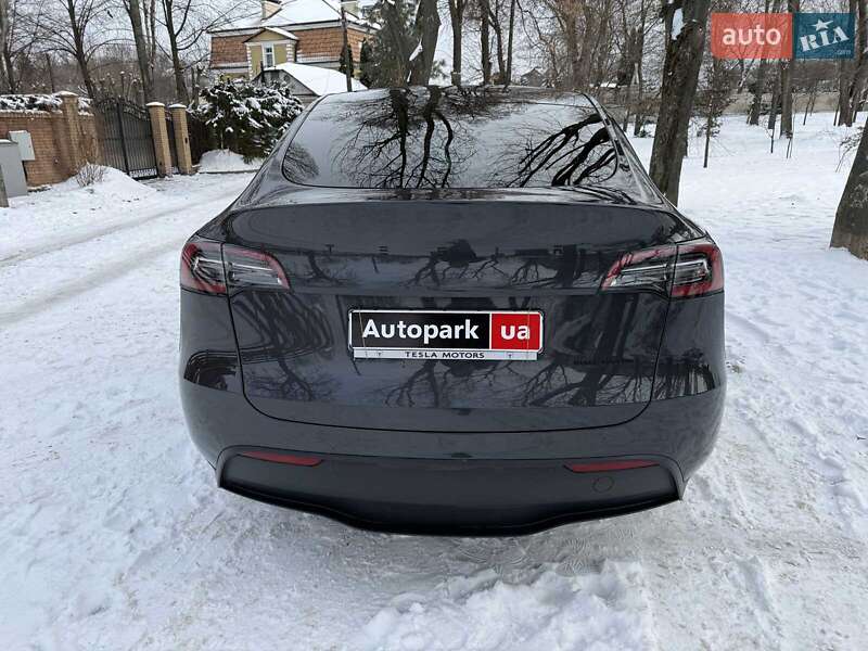 Позашляховик / Кросовер Tesla Model Y 2024 в Києві