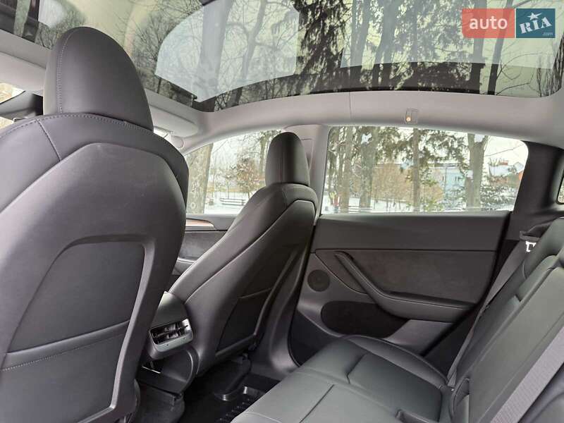 Позашляховик / Кросовер Tesla Model Y 2024 в Києві