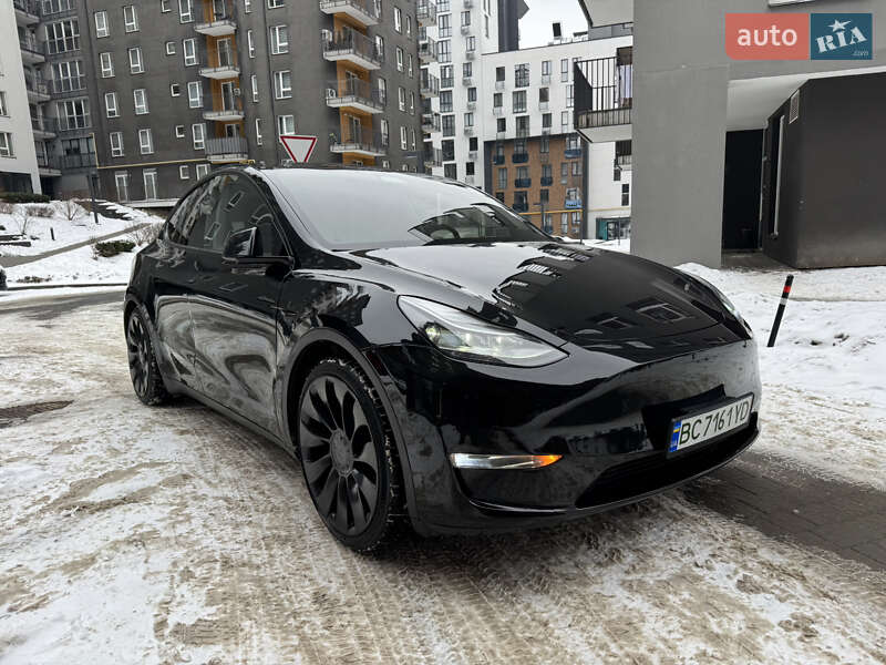 Позашляховик / Кросовер Tesla Model Y 2022 в Львові