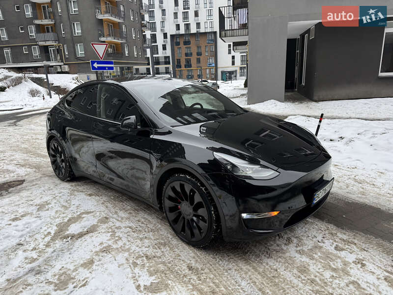 Позашляховик / Кросовер Tesla Model Y 2022 в Львові